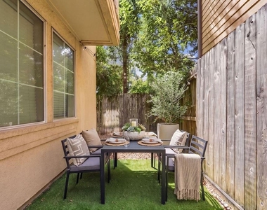 1602 A Colorado Street - Photo Thumbnail 31