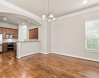 1602 A Colorado Street - Photo Thumbnail 15
