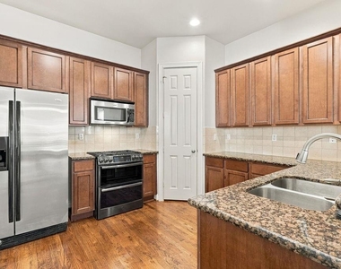 1602 A Colorado Street - Photo Thumbnail 18