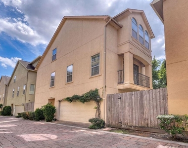 1602 A Colorado Street - Photo Thumbnail 3