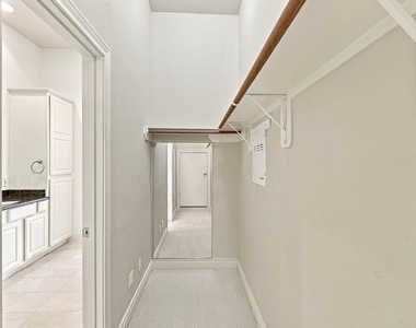 1602 A Colorado Street - Photo Thumbnail 27
