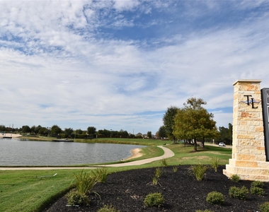 17611 Hoover Gardens Drive - Photo Thumbnail 47