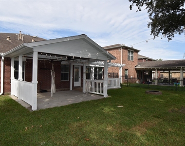 17611 Hoover Gardens Drive - Photo Thumbnail 42