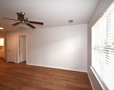 17611 Hoover Gardens Drive - Photo Thumbnail 29