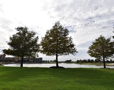 17611 Hoover Gardens Drive - Photo Thumbnail 46