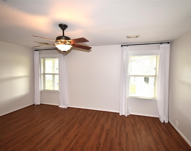 17611 Hoover Gardens Drive - Photo Thumbnail 21