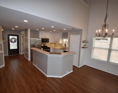17611 Hoover Gardens Drive - Photo Thumbnail 15