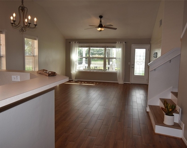 17611 Hoover Gardens Drive - Photo Thumbnail 10