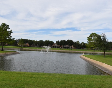 17611 Hoover Gardens Drive - Photo Thumbnail 45