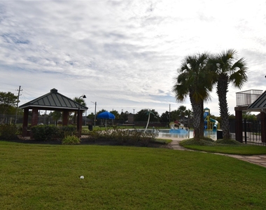 17611 Hoover Gardens Drive - Photo Thumbnail 48