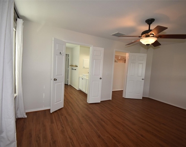 17611 Hoover Gardens Drive - Photo Thumbnail 20