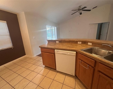 133 Marion Oaks Drive - Photo Thumbnail 8