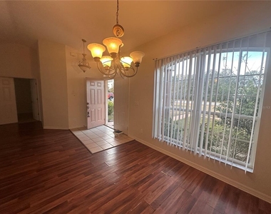 133 Marion Oaks Drive - Photo Thumbnail 5