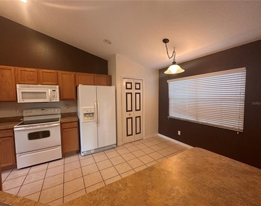 133 Marion Oaks Drive - Photo Thumbnail 7