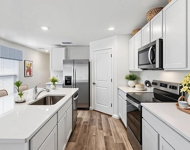 24381 Nw 10th Road - Photo Thumbnail 4