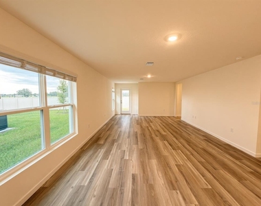 24381 Nw 10th Road - Photo Thumbnail 8