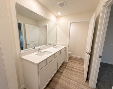 24381 Nw 10th Road - Photo Thumbnail 14