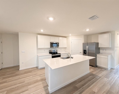 24381 Nw 10th Road - Photo Thumbnail 5