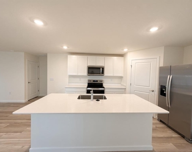 24381 Nw 10th Road - Photo Thumbnail 6