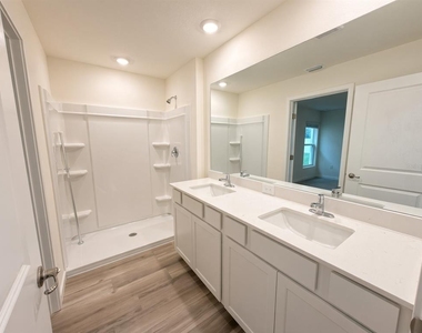 24381 Nw 10th Road - Photo Thumbnail 12