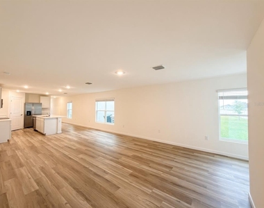 24381 Nw 10th Road - Photo Thumbnail 3