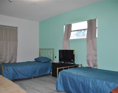 4113 Seybold Avenue - Photo Thumbnail 6