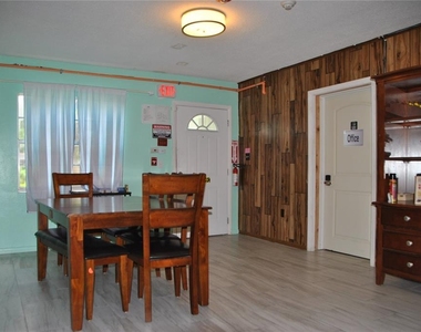 4113 Seybold Avenue - Photo Thumbnail 2