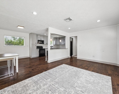 611 Marleen Street - Photo Thumbnail 2