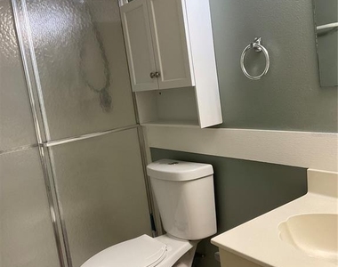 8130 Fairways Circle - Photo Thumbnail 6