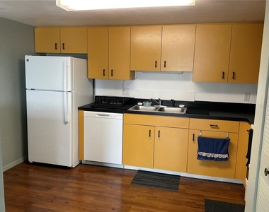 8130 Fairways Circle - Photo Thumbnail 2