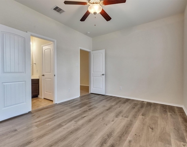 14011 Wolftrap Lane - Photo Thumbnail 22