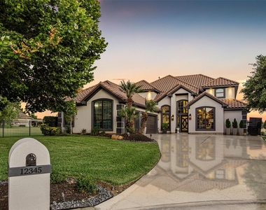 12345 White Oak Point - Photo Thumbnail 2