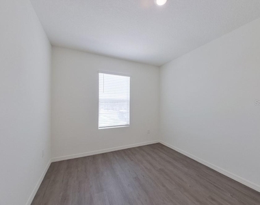 32205 Edson Avenue - Photo Thumbnail 7