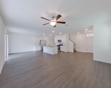 32205 Edson Avenue - Photo Thumbnail 4