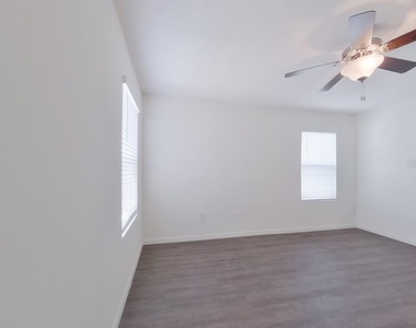32205 Edson Avenue - Photo Thumbnail 15