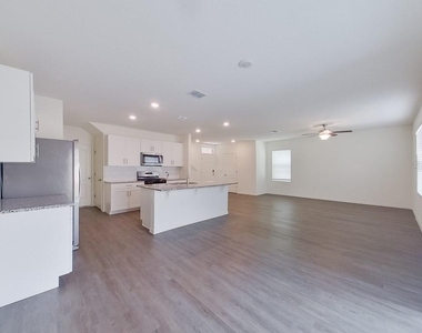 32205 Edson Avenue - Photo Thumbnail 5