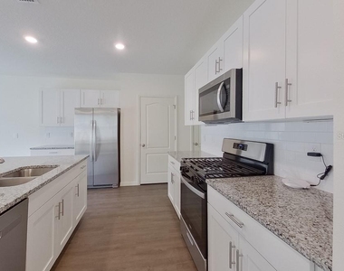 32205 Edson Avenue - Photo Thumbnail 2