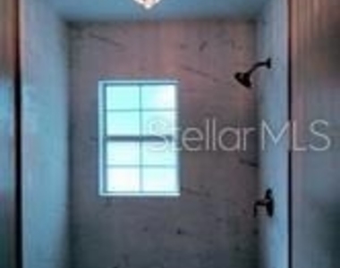 1906 Hillcrest Street - Photo Thumbnail 6
