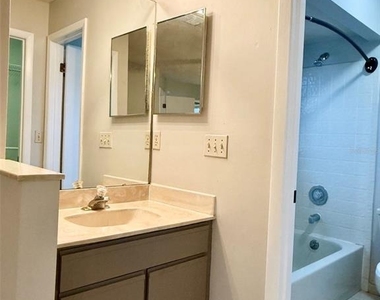 3012 S Semoran Boulevard - Photo Thumbnail 16