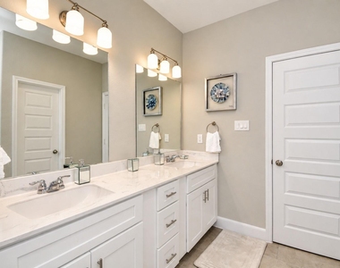 8401 Mclean Street - Photo Thumbnail 20