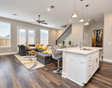 8401 Mclean Street - Photo Thumbnail 13