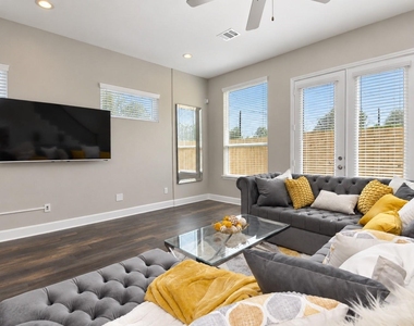 8401 Mclean Street - Photo Thumbnail 5