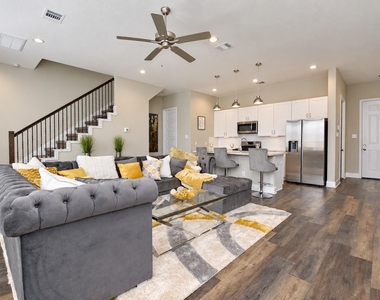 8401 Mclean Street - Photo Thumbnail 4