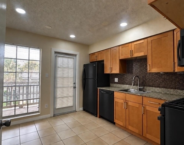 335 Wymore Road - Photo Thumbnail 5