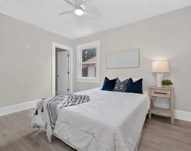 1201 Oakhill Street - Photo Thumbnail 7