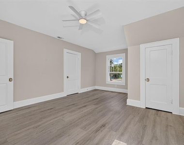1201 Oakhill Street - Photo Thumbnail 17