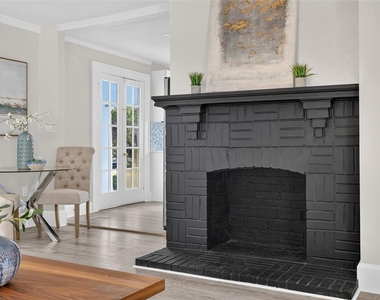 1201 Oakhill Street - Photo Thumbnail 3