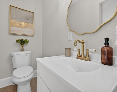 1201 Oakhill Street - Photo Thumbnail 8