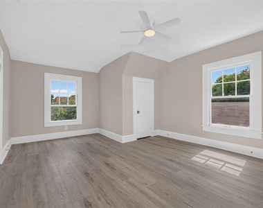 1201 Oakhill Street - Photo Thumbnail 16