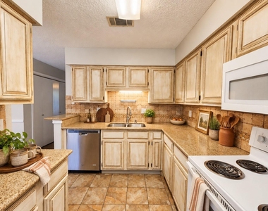 17742 Kings Park Lane - Photo Thumbnail 10